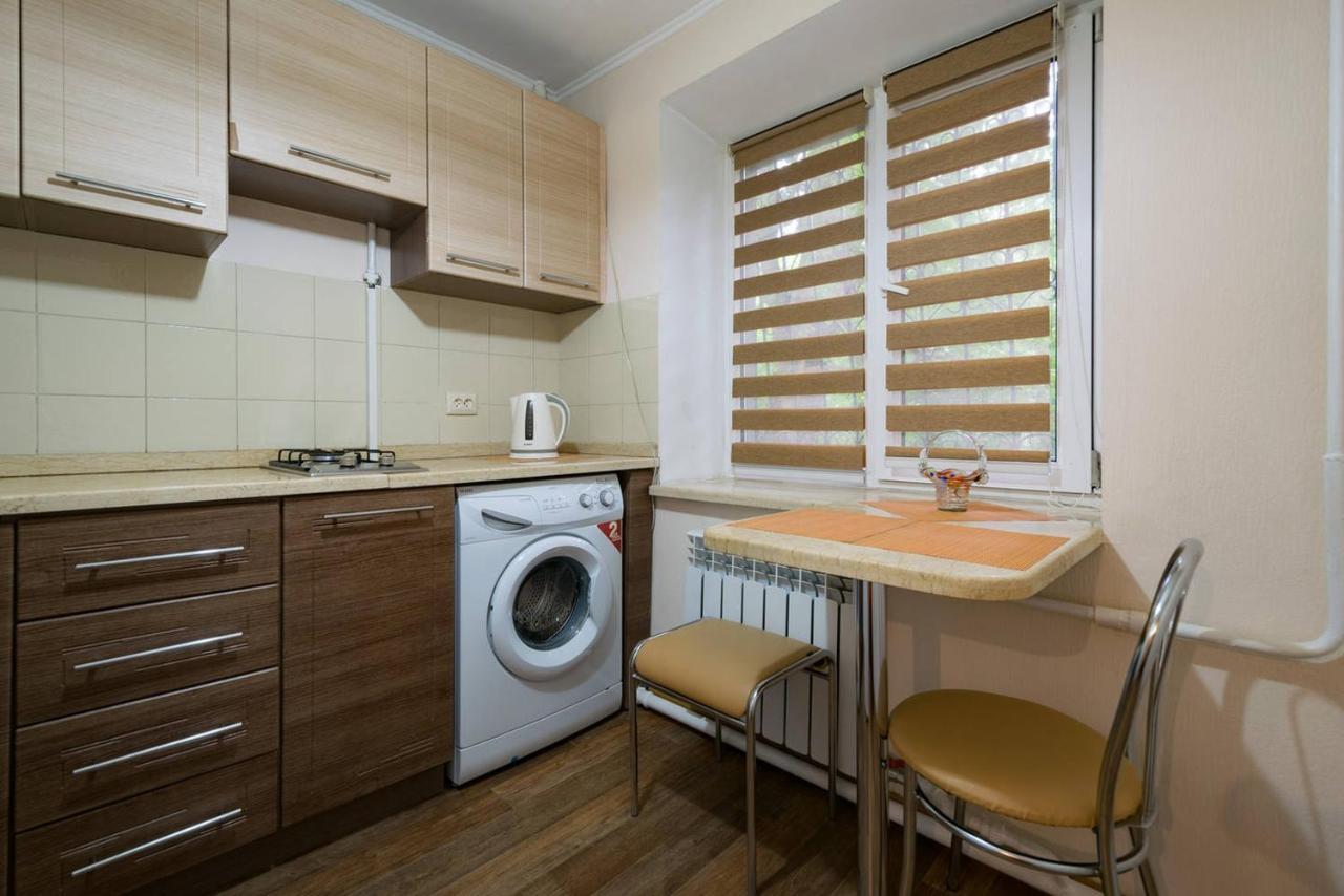 Apartment Nadezhda At Zheltoskan 77/79 Алматы Экстерьер фото
