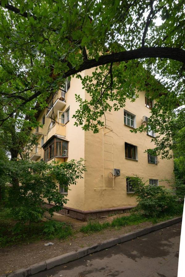 Apartment Nadezhda At Zheltoskan 77/79 Алматы Экстерьер фото